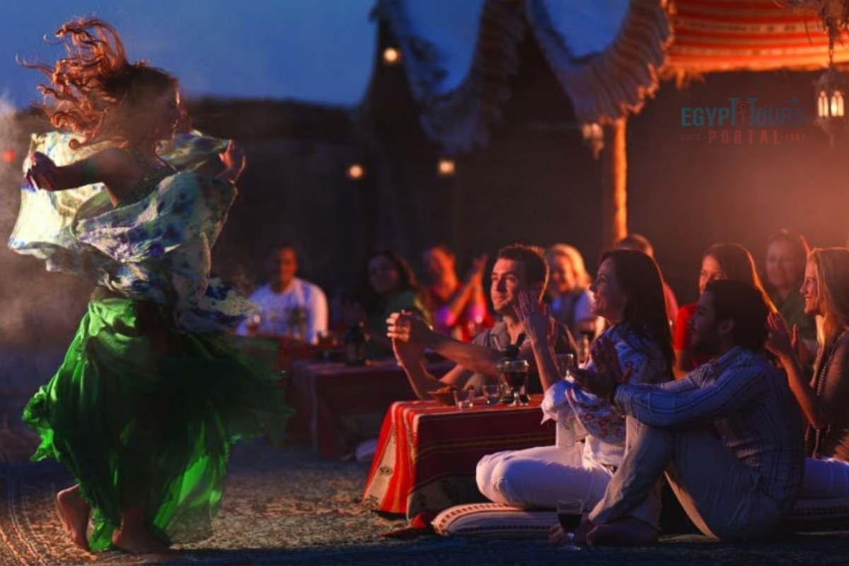 Espetáculo de Dança Folclórica Al Tanoura - Egypt Tours Portal