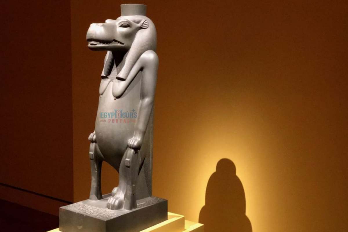 Estátua de Taweret - Egypt Tours Portal