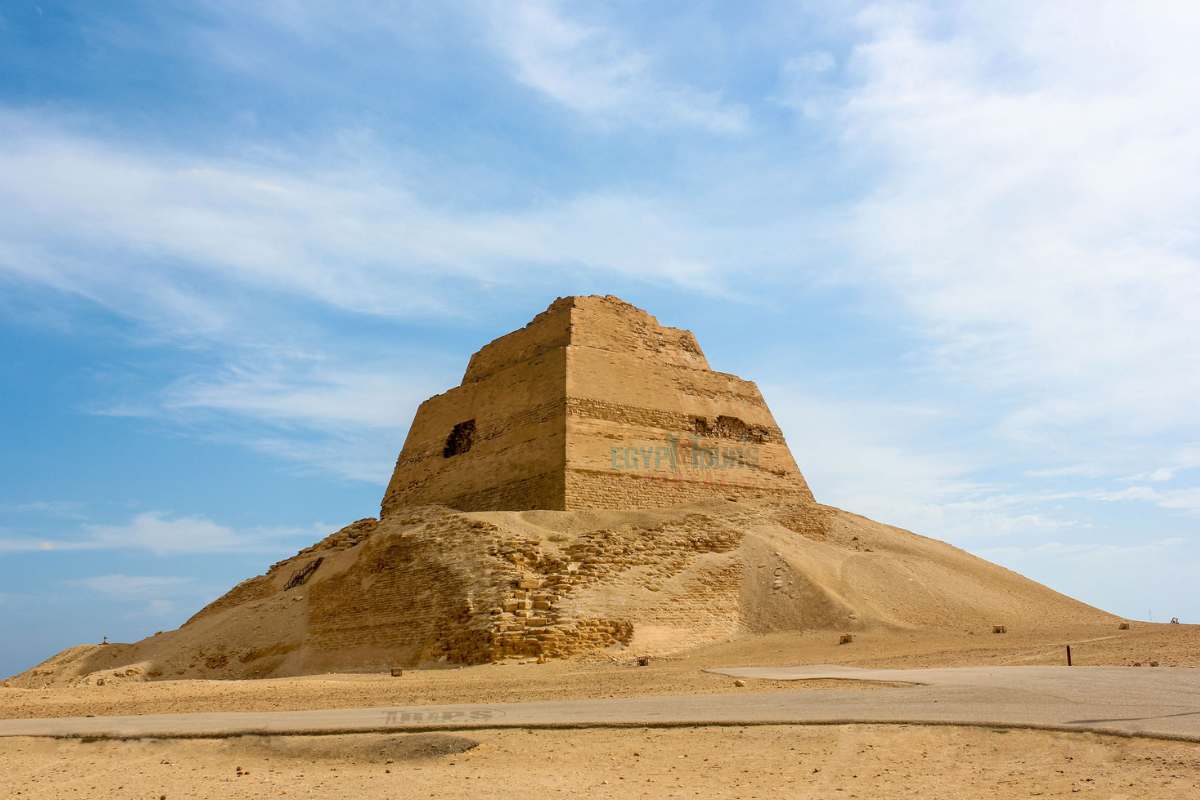 A pirâmide de Meidum - Egypt Tours Portal