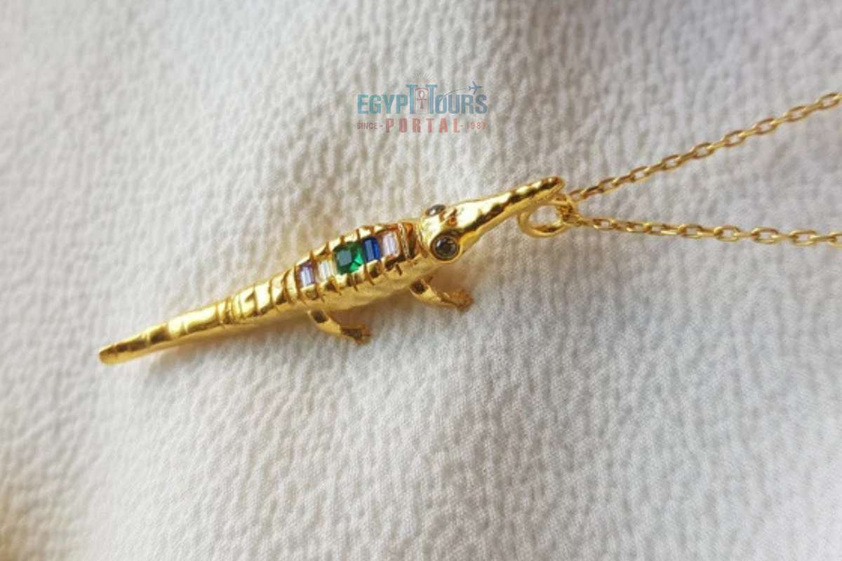 Colar do deus crocodilo Sobek - Egypt Tours Portal