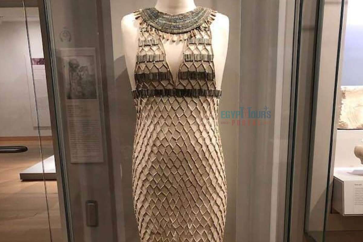 Vestido de rede com contas egípcias antigas - Egypt Tours Portal