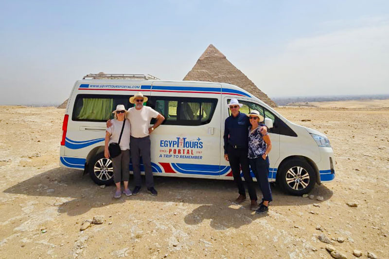 2026/08/egypt-tours-portal-clients-at-giza-pyramids.jpg